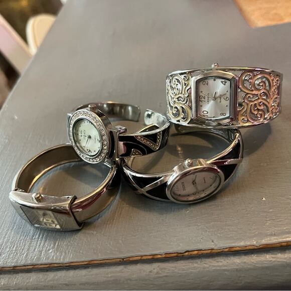 Geneva Accessories - Geneva Studio Montreal De Fleur 5 Cuff Watches